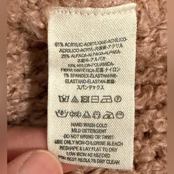 Free People Pink Boucle Fuzzy Chunky Knit Oversized V-Neck Cardigan, size XS - Picture 13 of 14